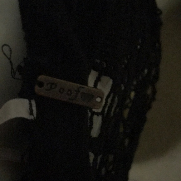 Sweater - Picture 7 of 7